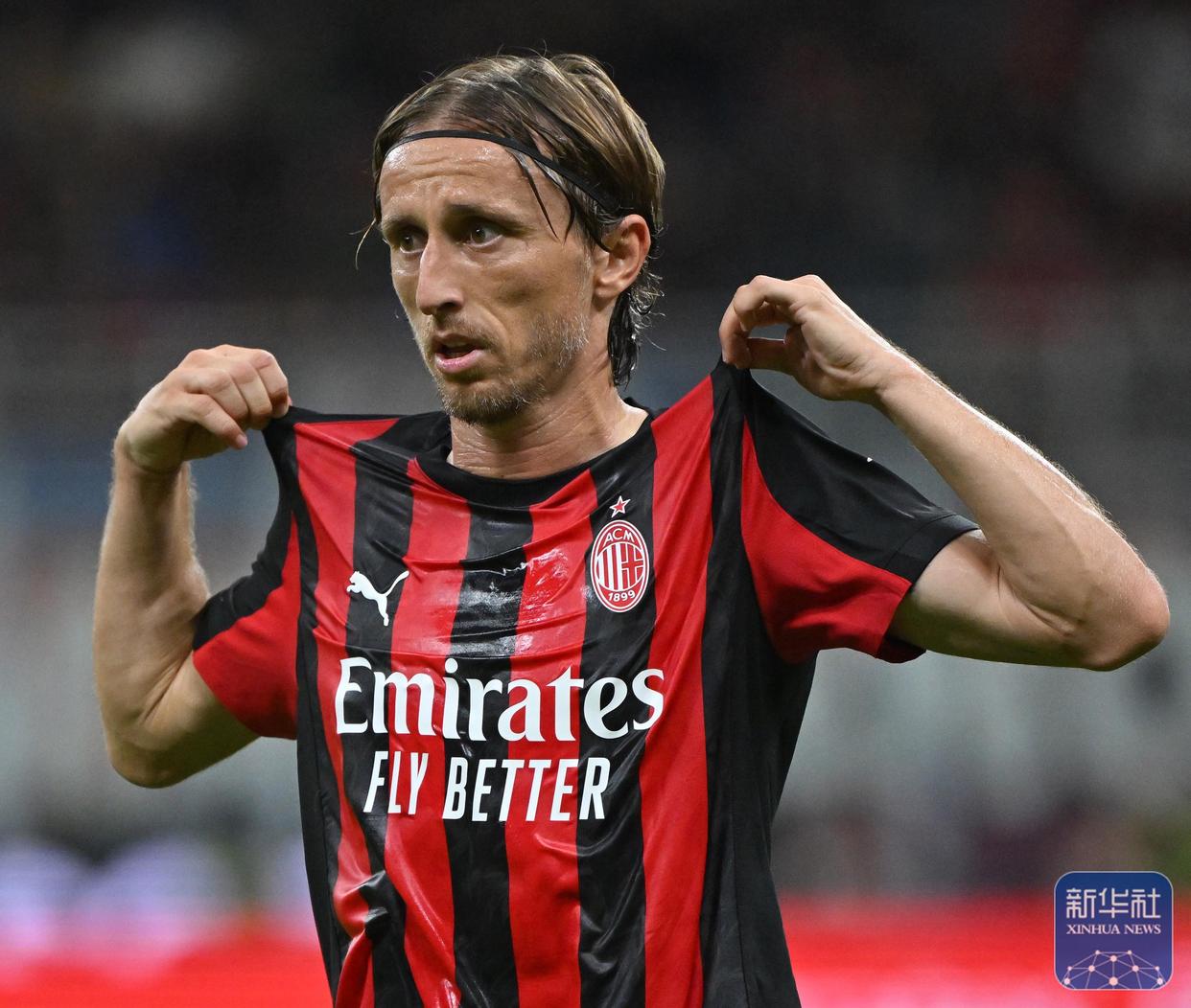 德甲倒计时，AC米兰赛后外线爆发，细节引发关注，震撼外界，赛程密集仍需轮换的简单介绍