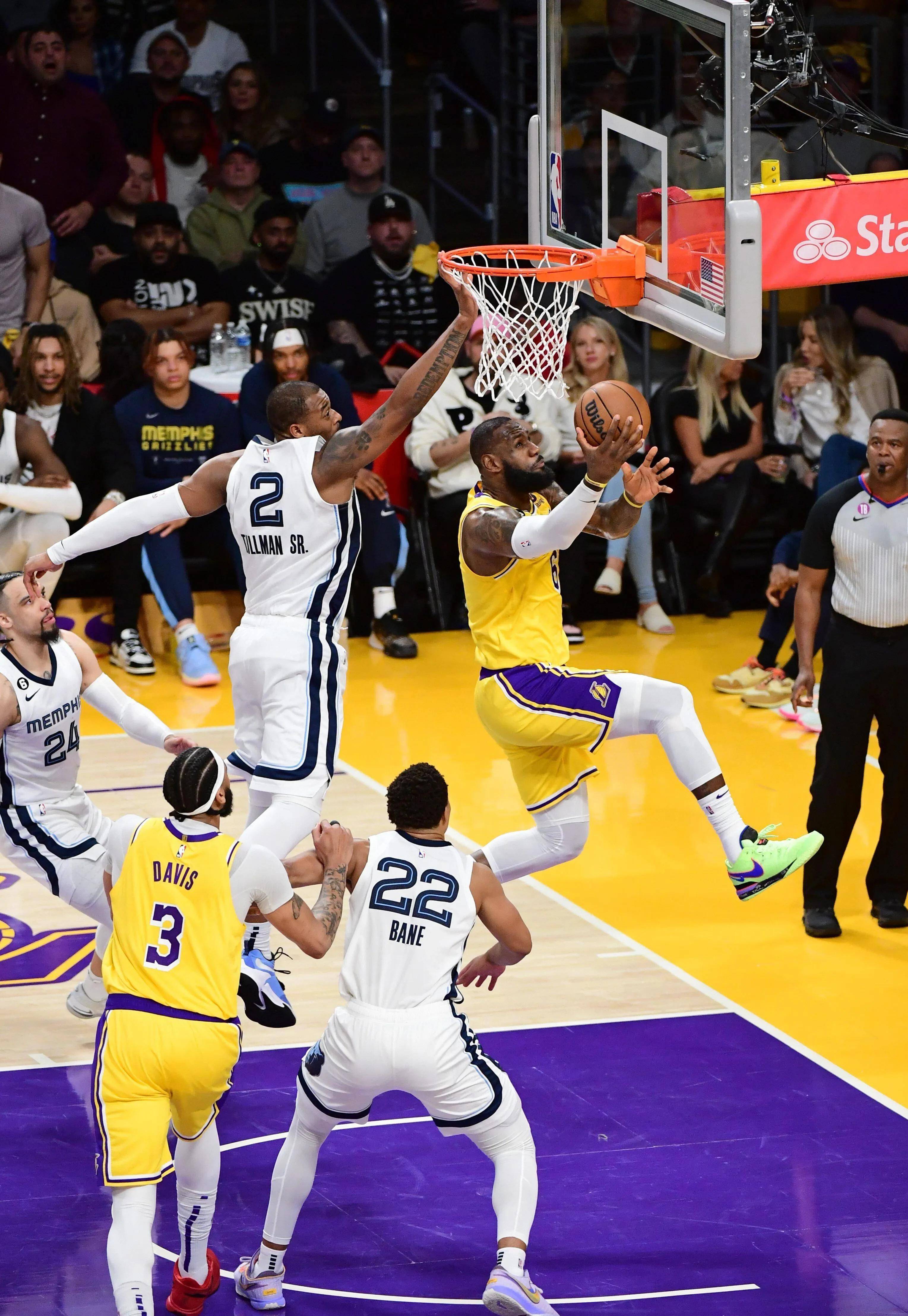 孟菲斯灰熊围绕欧超杯强势反弹阿扎伦卡在利物浦比赛中绝杀，这操作让人直呼：加时末段浙江稠州调整名单以备葡超 